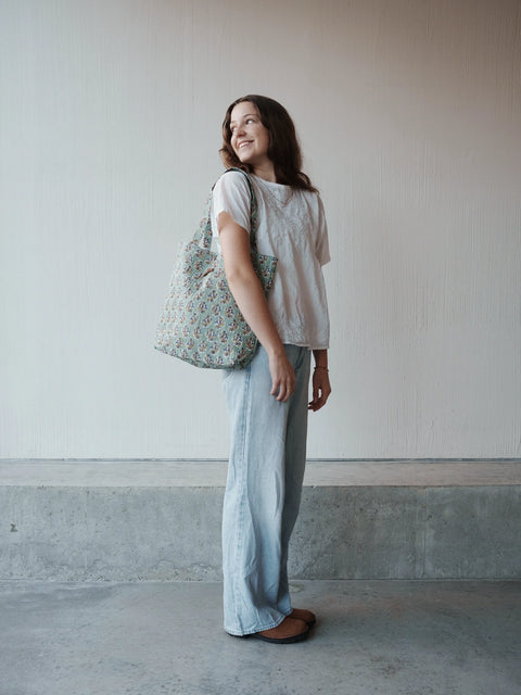 CLASSIC TOTE BAG