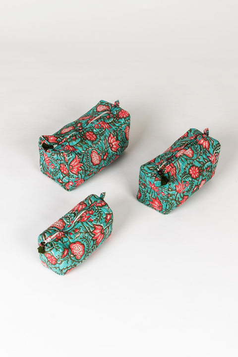 WASH BAG - GREEN AND RED